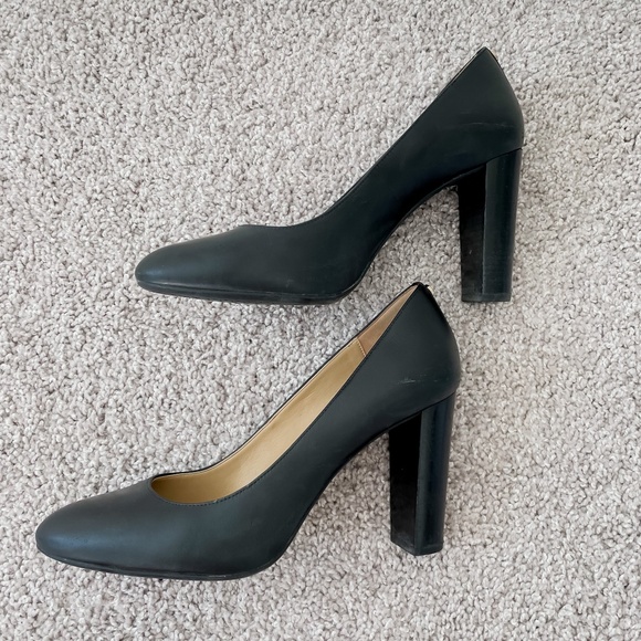 Black Michael Kors Heels - Picture 5 of 7